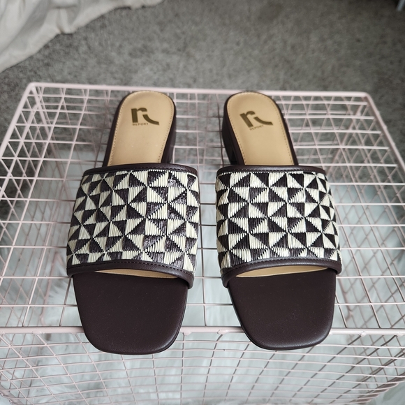 Report Brown and Cream Geometric Slide Sandals - Picture 2 of 7